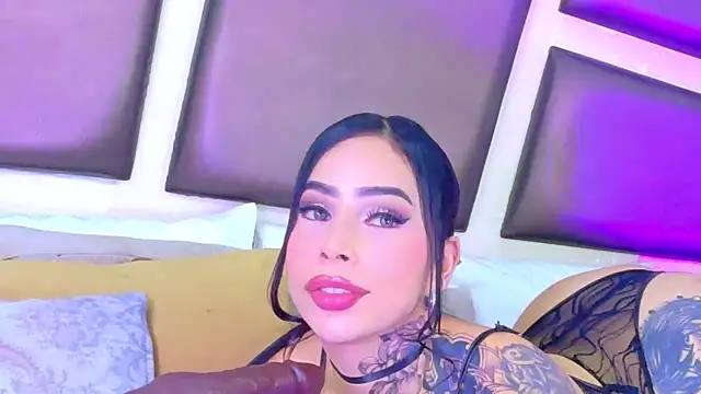 GiahDaniels online show from May 21, 2026, 4:08 am