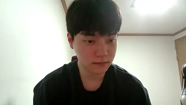 Snapshot of dhwisydy chatting on April 14, 2026, 3:07 pm dhwisydy online show from April 14, 2026, 3:07 pm