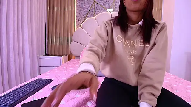 nata luna online show from November 9, 2025, 7:12 pm