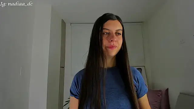 Snapshot of Nadiaa_ chatting on January 24, 2025, 3:54 am Nadiaa online show from January 24, 2025, 3:54 am