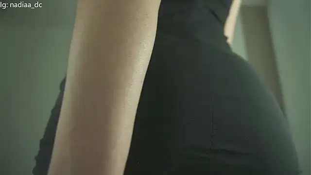 Nadiaa  online show from November 8, 2025, 4:45 am