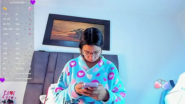 Vahiolet smith online show from February 14, 2026, 3:14 am