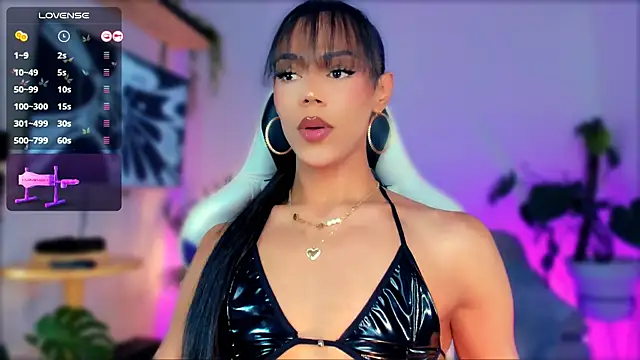 Snapshot of _Miss_Anna_ chatting on March 9, 2025, 1:35 am  Miss Anna  online show from March 9, 2025, 1:35 am