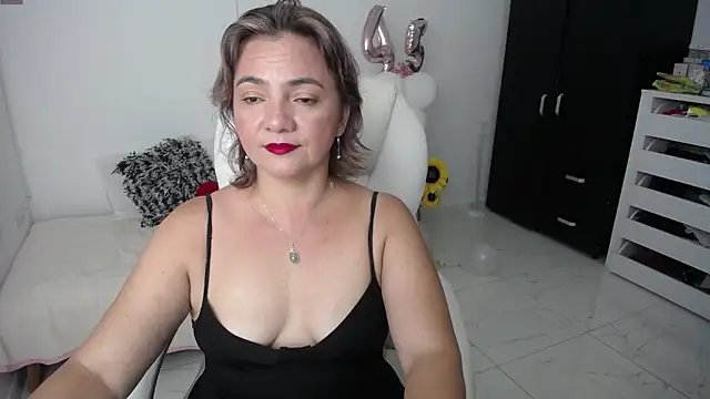 Snapshot of Ghada_milf chatting on January 18, 2025, 11:44 pm Ghada milf online show from January 18, 2025, 11:44 pm
