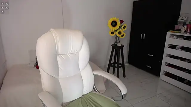 Snapshot of Ghada_milf chatting on March 9, 2025, 12:31 am Ghada milf online show from March 9, 2025, 12:31 am