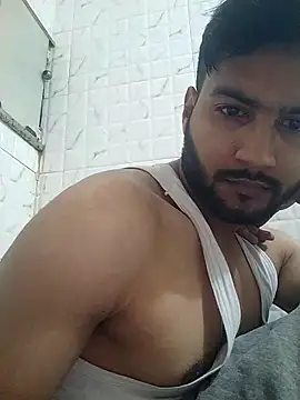 ModestZucchini65 online show from December 4, 2025, 8:39 pm