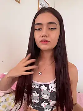 Snapshot of HallieLemon1 chatting on February 1, 2026, 8:51 pm HallieLemon1 online show from February 1, 2026, 8:51 pm