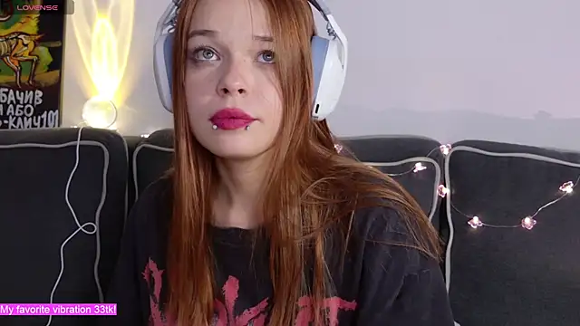 ValBae online show from November 15, 2025, 9:54 pm