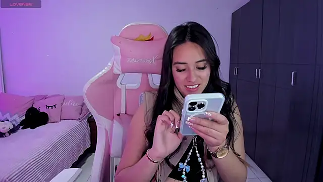 Tinylottie online show from November 6, 2025, 1:50 am