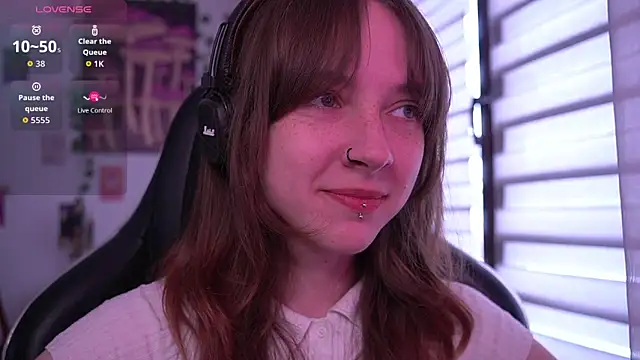 juliapie online show from April 21, 2026, 10:10 am