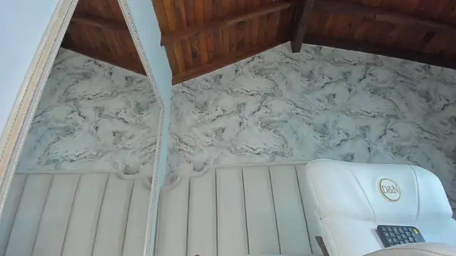 Snapshot of Pamela_Moreno_ chatting on April 7, 2026, 10:31 pm Pamela Moreno online show from April 7, 2026, 10:31 pm