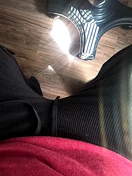 Snapshot of Damn-Danny chatting on November 12, 2025, 6:19 pm Damn-Danny online show from November 12, 2025, 6:19 pm