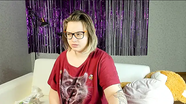 Seductive She Wolf online show from February 27, 2025, 7:55 am