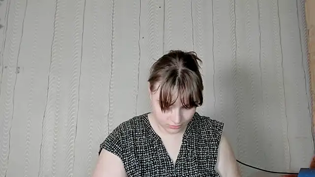 Seductive She Wolf online show from May 15, 2026, 10:44 am