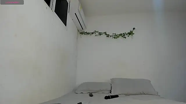 Snapshot of ashley_lemus chatting on May 2, 2026, 1:32 am ashley lemus online show from May 2, 2026, 1:32 am