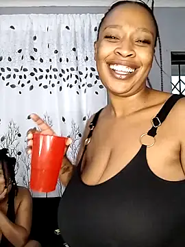Snapshot of MelStar18xxx chatting on April 29, 2026, 4:16 am MelStar18xxx online show from April 29, 2026, 4:16 am