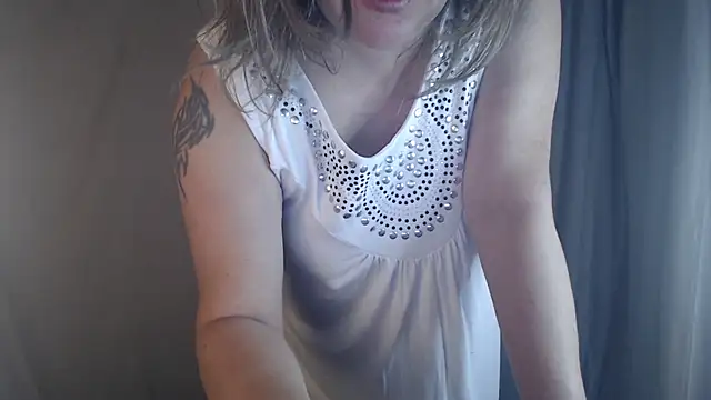 Snapshot of 1BECHA1 chatting on October 1, 2025, 12:49 am 1BECHA1 online show from October 1, 2025, 12:49 am