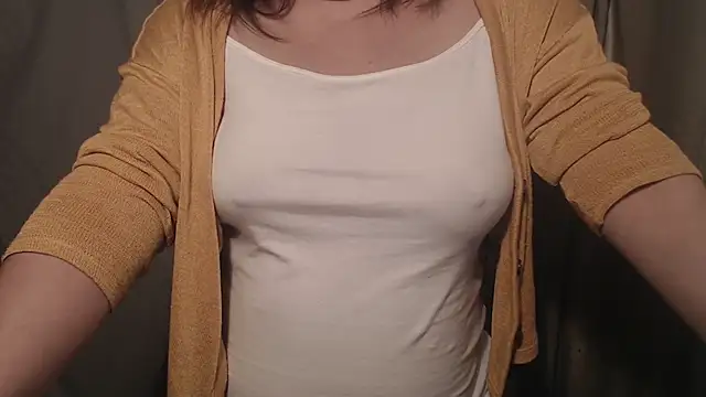 Snapshot of 1BECHA1 chatting on October 18, 2025, 12:28 pm 1BECHA1 online show from October 18, 2025, 12:28 pm