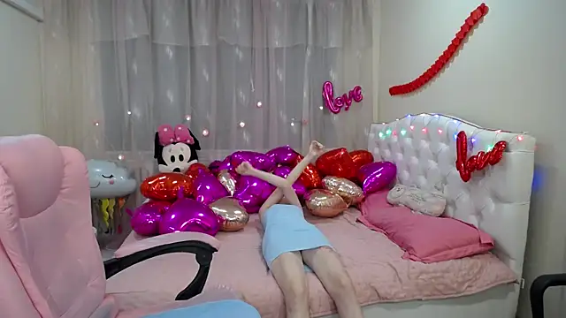Snapshot of NikaStark_ chatting on January 31, 2025, 1:43 am NikaStark  online show from January 31, 2025, 1:43 am