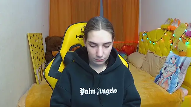 Snapshot of NikaStark_ chatting on March 1, 2025, 10:31 pm NikaStark  online show from March 1, 2025, 10:31 pm