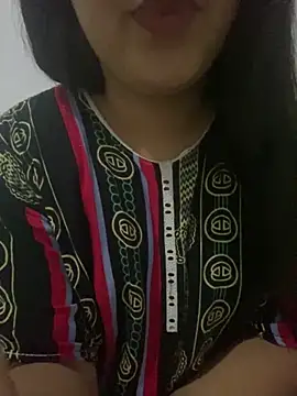 yassminsexy22 online show from September 12, 2025, 5:35 pm