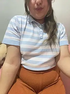 yassminsexy22 online show from February 21, 2026, 7:37 pm