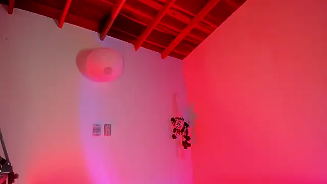 sweeet peach online show from January 10, 2026, 4:58 am