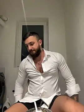 Snapshot of LoveIsBlind_ chatting on December 5, 2024, 1:36 am LoveIsBlind  online show from December 5, 2024, 1:36 am