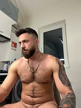 Snapshot of LoveIsBlind_ chatting on December 17, 2024, 12:34 am LoveIsBlind  online show from December 17, 2024, 12:34 am