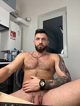 Snapshot of LoveIsBlind_ chatting on December 18, 2024, 12:32 am LoveIsBlind  online show from December 18, 2024, 12:32 am