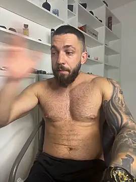 Snapshot of LoveIsBlind_ chatting on September 23, 2025, 3:53 am LoveIsBlind  online show from September 23, 2025, 3:53 am