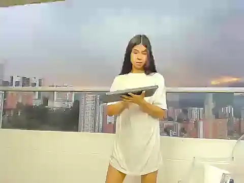 Snapshot of _violetadulce chatting on December 6, 2024, 10:30 pm violetadulce online show from December 6, 2024, 10:30 pm