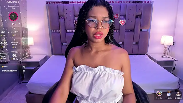 Snapshot of MilaHall_ chatting on January 25, 2025, 3:30 am MilaHall  online show from January 25, 2025, 3:30 am