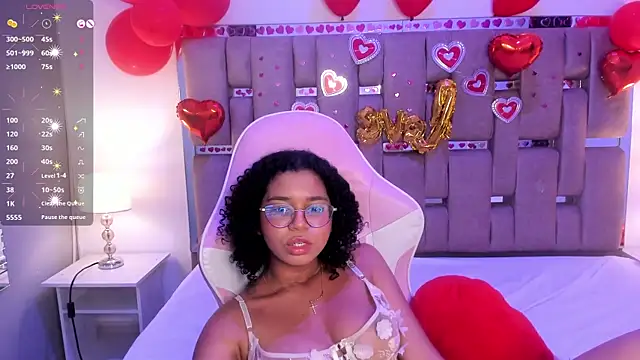 Snapshot of MilaHall_ chatting on February 16, 2025, 6:43 am MilaHall  online show from February 16, 2025, 6:43 am