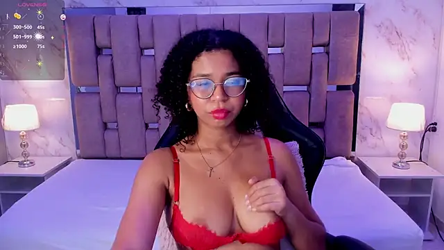 Snapshot of MilaHall_ chatting on March 15, 2025, 4:13 am MilaHall  online show from March 15, 2025, 4:13 am