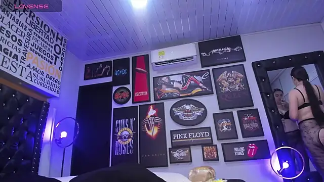 MADISSONLOVE  online show from March 9, 2025, 12:09 pm