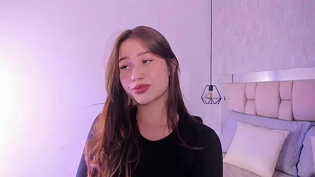 Snapshot of Roxie-Summers11 chatting on January 14, 2025, 7:43 pm Roxie-Summers11 online show from January 14, 2025, 7:43 pm