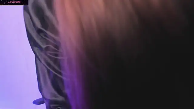 Snapshot of Roxie-Summers11 chatting on February 8, 2025, 10:51 pm Roxie-Summers11 online show from February 8, 2025, 10:51 pm