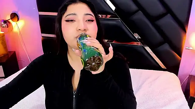 Snapshot of Emma_monserrat chatting on July 15, 2026, 11:26 am Emma monserrat online show from July 15, 2026, 11:26 am