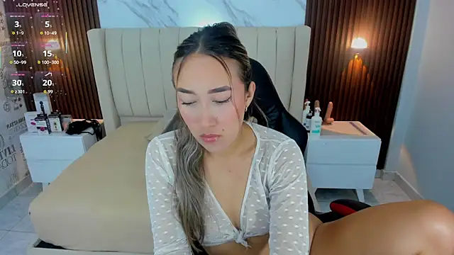 CAMILAGRAY online show from May 29, 2026, 12:25 pm