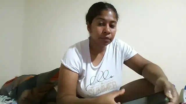 Ivon-09 online show from April 1, 2026, 2:36 pm