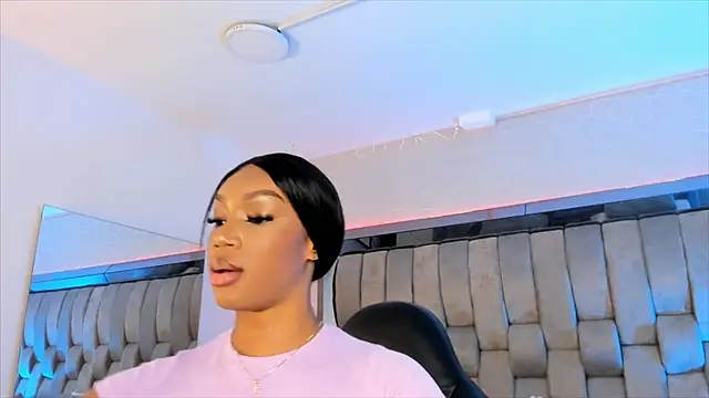 ChaynnaCooper online show from February 11, 2025, 12:05 pm