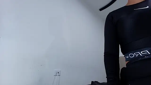 Snapshot of nicol_f chatting on March 3, 2026, 3:01 am nicol f online show from March 3, 2026, 3:01 am