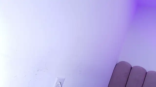 nicol f online show from March 25, 2026, 3:12 am