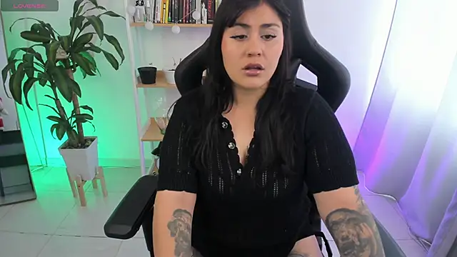 GretaX-X online show from November 24, 2025, 5:12 pm