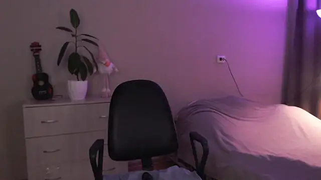 Snapshot of SarahSweetie chatting on February 13, 2026, 3:41 pm SarahSweetie online show from February 13, 2026, 3:41 pm