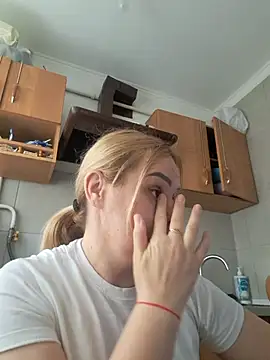 Malichkaanna30 online show from April 8, 2026, 7:52 am