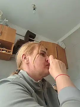 Malichkaanna30 online show from April 16, 2026, 2:29 pm