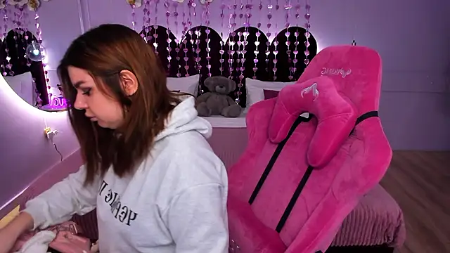 MelanieCarterr online show from February 11, 2026, 5:01 am