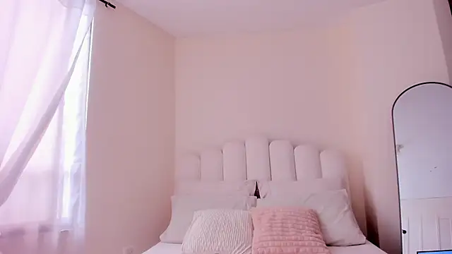 Snapshot of evely_coelloo chatting on November 6, 2025, 6:53 pm evely coelloo online show from November 6, 2025, 6:53 pm